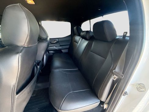 Used 2020 Toyota Tacoma TRD Sport RWD image 25