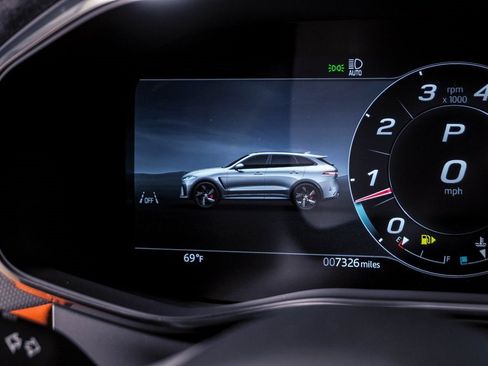 Used 2025 Jaguar F-PACE SVR image 24