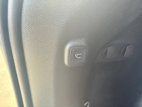 Used 2022 Jeep Cherokee Latitude Lux w/ Sun & Sound Group FWD image 30