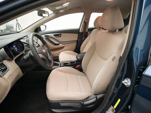Used 2016 Hyundai Elantra SE image 7