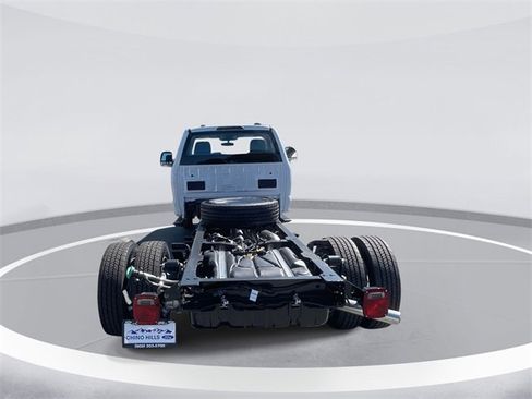 New 2025 Ford F550 4x4 Regular Cab Super Duty image 5