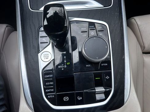 Used 2022 BMW X7 xDrive40i w/ Premium Package image 25