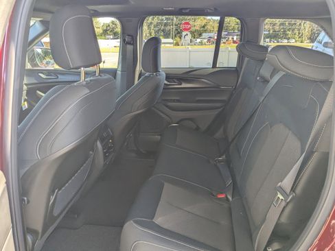 New 2025 Jeep Grand Cherokee Laredo X w/ Luxury Tech Group I image 13