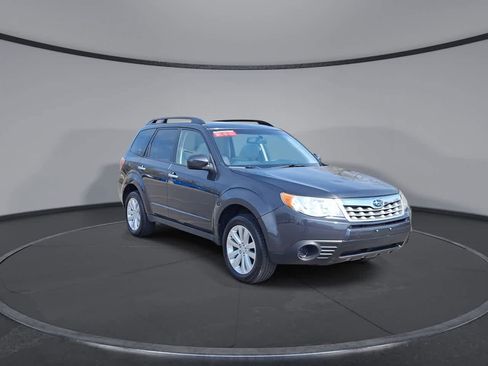 Used 2012 Subaru Forester 2.5X Premium w/ All-Weather Pkg image 2