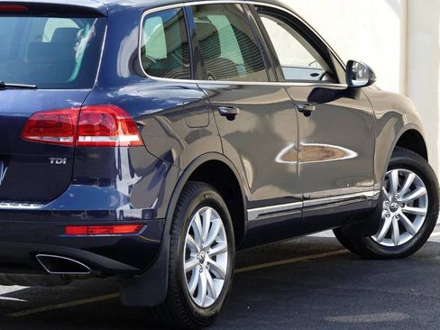 Used 2012 Volkswagen Touareg Sport AWD/4WD image 12