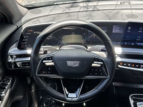 Used 2024 Cadillac Lyriq Luxury RWD image 16