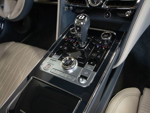 Used 2021 Bentley Flying Spur W12 image 55