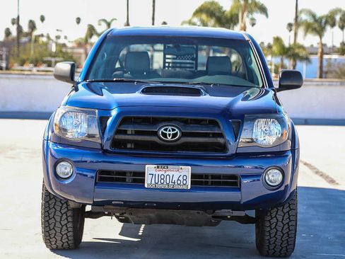 Used 2005 Toyota Tacoma PreRunner image 3
