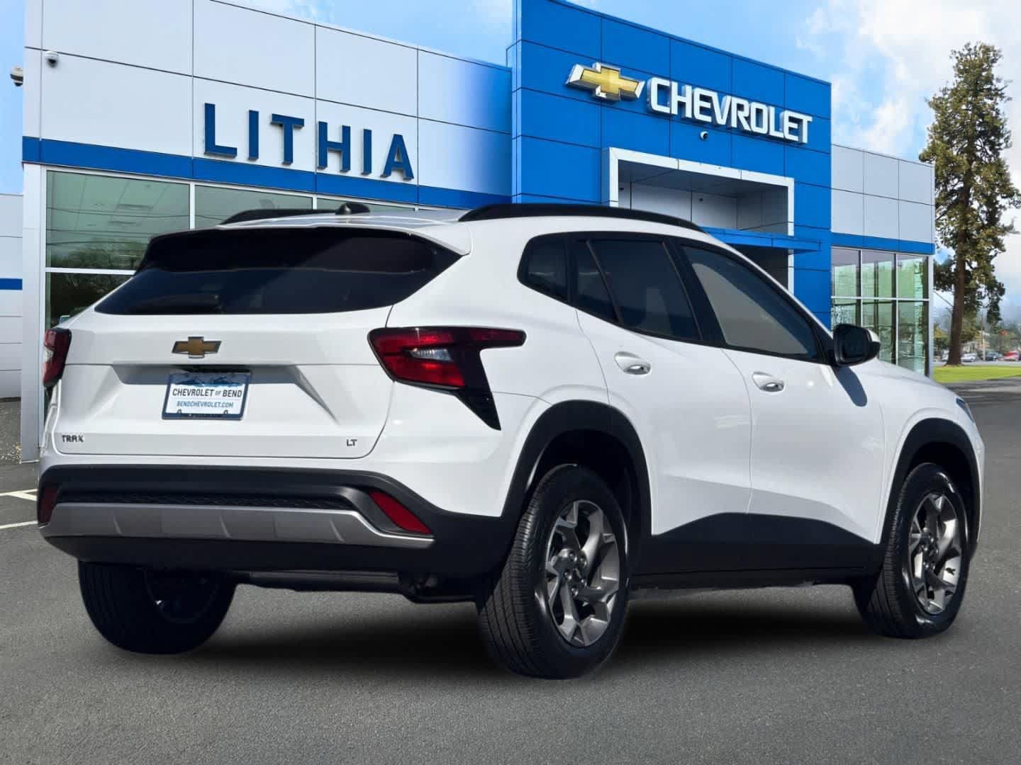 New 2026 Chevrolet Trax LT FWD image 2