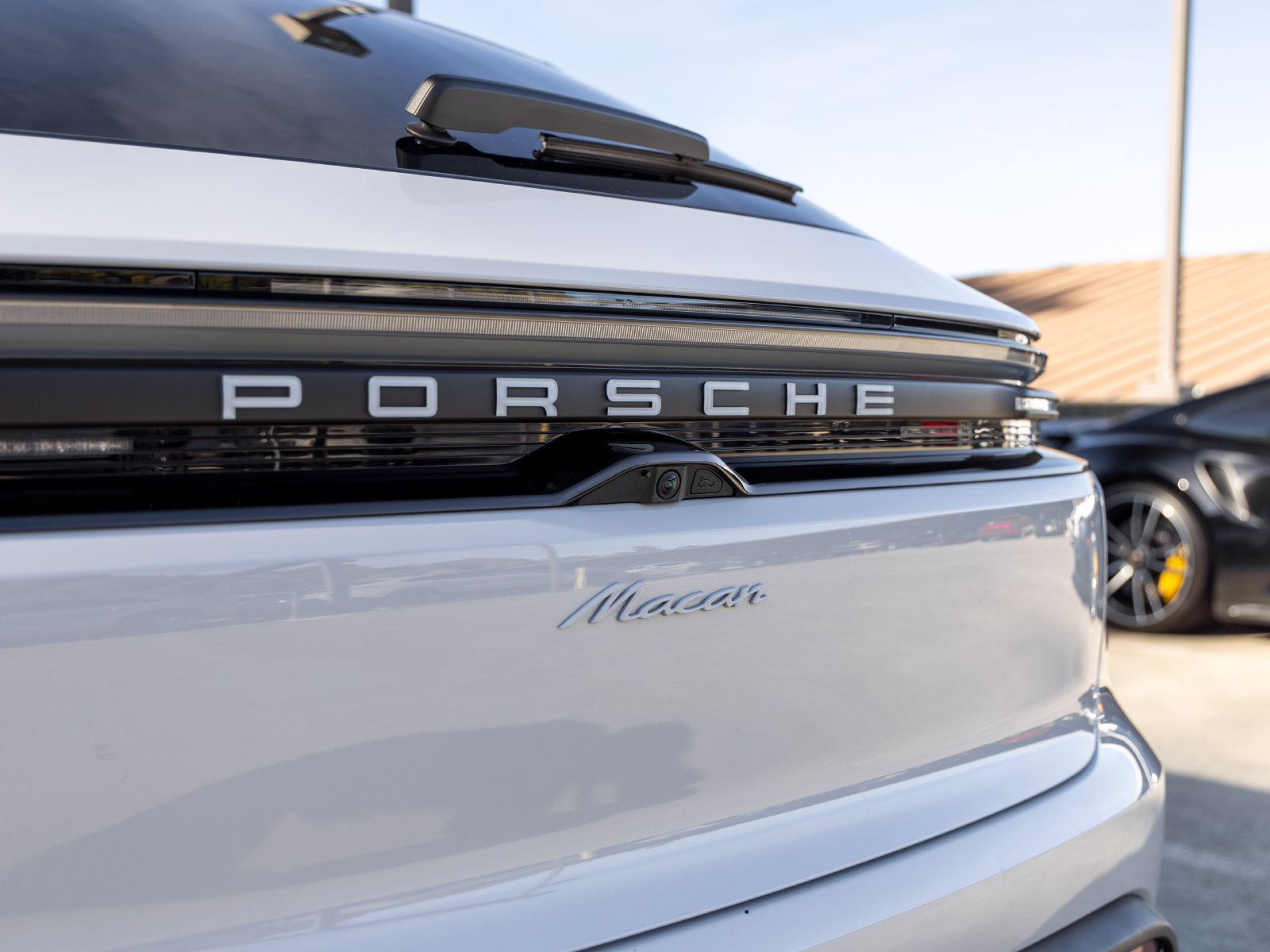 Certified 2025 Porsche Macan Electric RWD image 21
