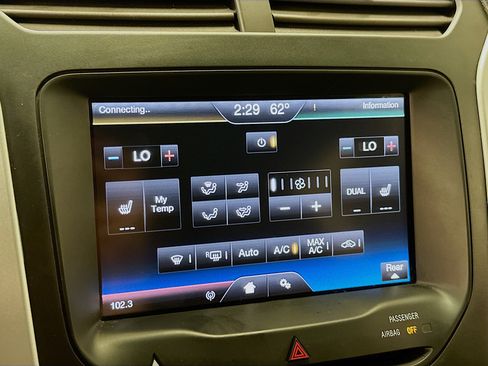 Used 2013 Ford Explorer XLT AWD/4WD image 22