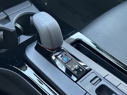 Used 2024 Toyota Prius Prime Premium image 18