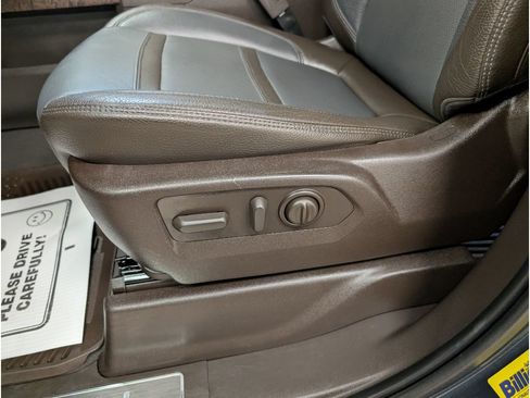 Used 2019 GMC Sierra 1500 Denali w/ Denali Ultimate Package AWD/4WD image 8