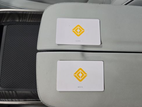 Used 2023 Rivian R1S Launch Edition AWD/4WD image 31