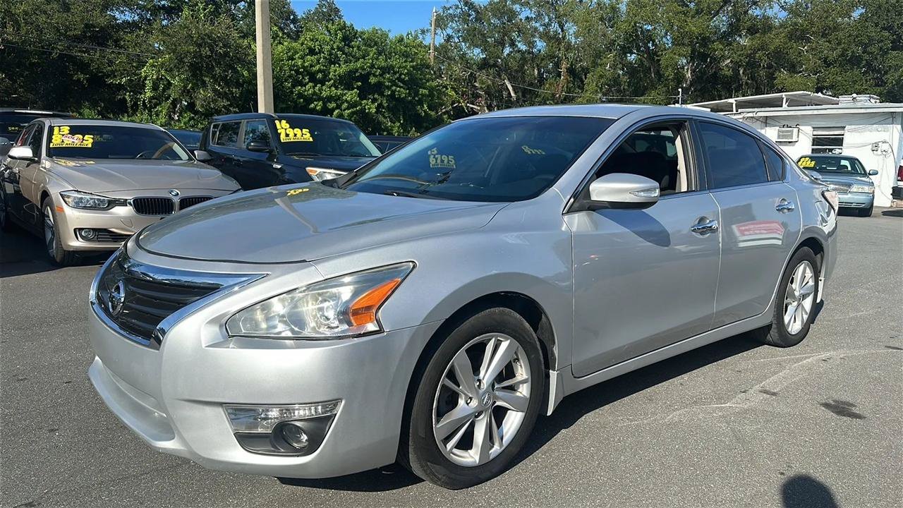 Used 2015 Nissan Altima 2.5 SV w/ Convenience Package FWD image 13