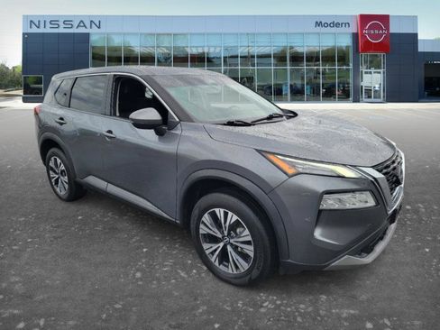 Certified 2022 Nissan Rogue SV image 3