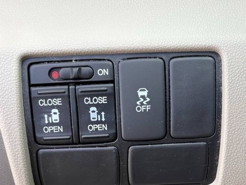 Used 2016 Honda Odyssey EX image 10
