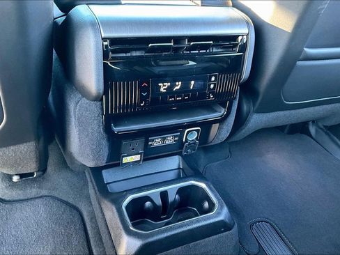 New 2026 Jeep Grand Wagoneer L Limited AWD/4WD image 22