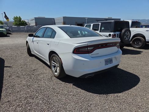 Used 2015 Dodge Charger SE w/ Sport Appearance Group RWD image 3