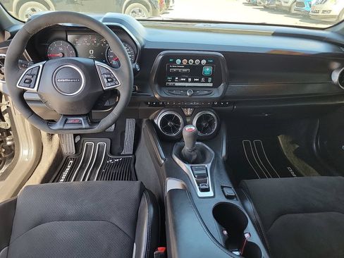Used 2018 Chevrolet Camaro SS RWD image 17