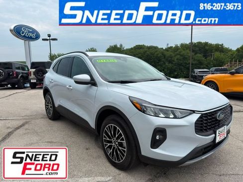 Used 2025 Ford Escape SE FWD image 1