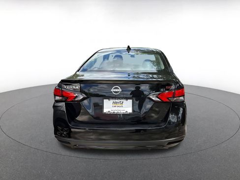 Used 2024 Nissan Versa SR image 7