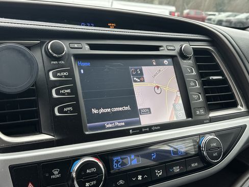 Used 2016 Toyota Highlander XLE image 27