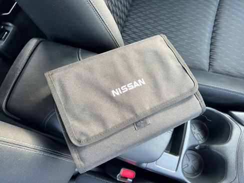 Used 2018 Nissan Rogue S FWD image 37
