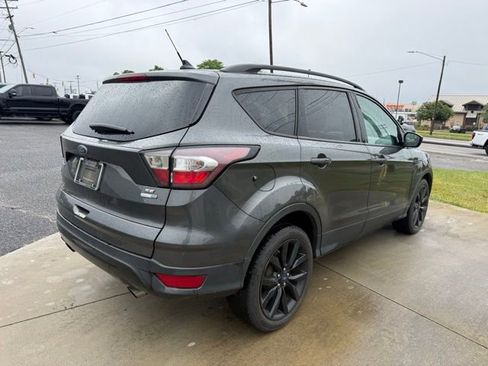 Used 2018 Ford Escape SE w/ SE Sport Appearance Package AWD/4WD image 12
