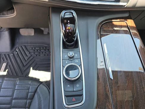 Used 2022 Cadillac Escalade ESV Sport Platinum w/ LPO, ONYX Package RWD image 32