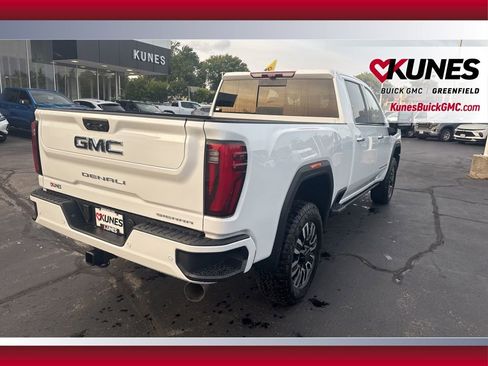 New 2025 GMC Sierra 3500 Denali Ultimate image 10
