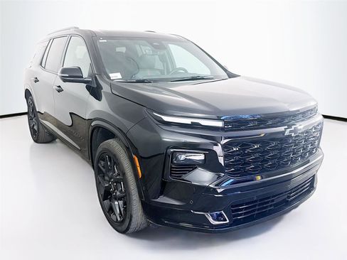 Used 2024 Chevrolet Traverse RS image 30