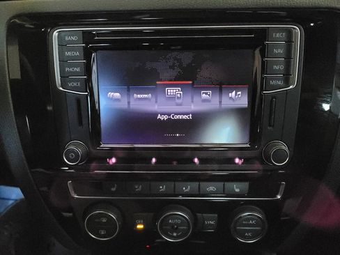 Used 2016 Volkswagen Jetta GLI SEL FWD image 25