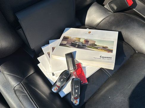 Used 2017 Porsche Cayenne image 18