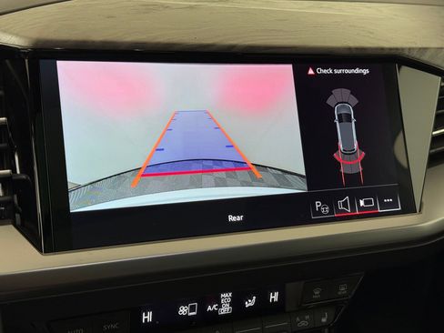 Used 2024 Audi Q4 e-tron Prestige image 28