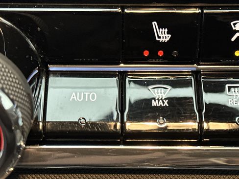 Used 2025 Chevrolet Colorado Z71 w/ Technology Package image 36