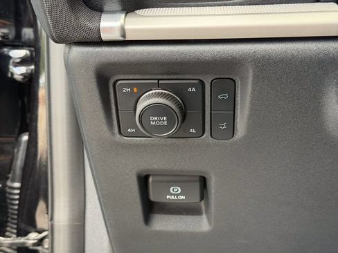 Used 2025 Ford Expedition Max Active AWD/4WD image 10