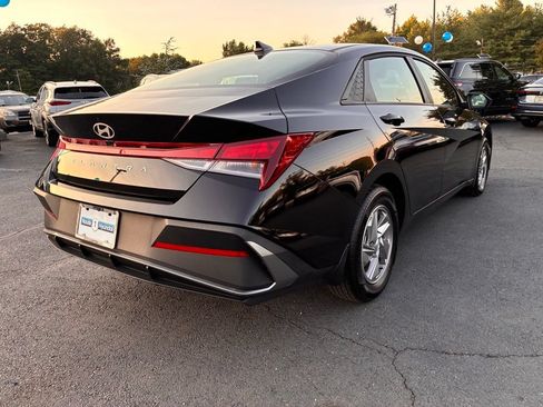Used 2025 Hyundai Elantra SE FWD image 7