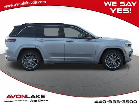 New 2025 Jeep Grand Cherokee Summit image 7