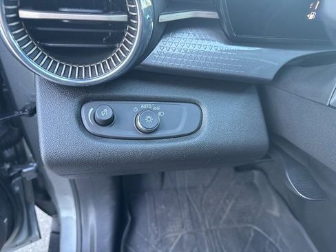 Used 2025 Chevrolet Trax ACTIV w/ Driver Confidence Package image 27