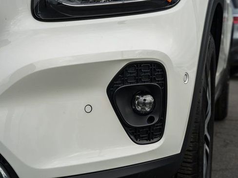 Certified 2024 Mercedes-Benz GLB 250 4MATIC w/ Winter Heating Package image 14