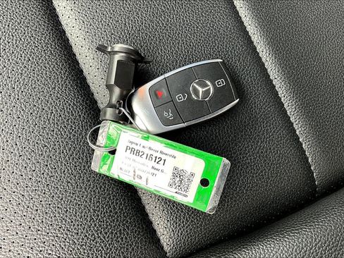 Used 2024 Mercedes-Benz GLS 450 4MATIC image 11