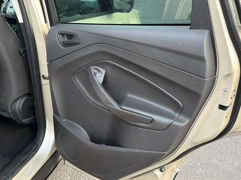 Used 2017 Ford Escape S image 31