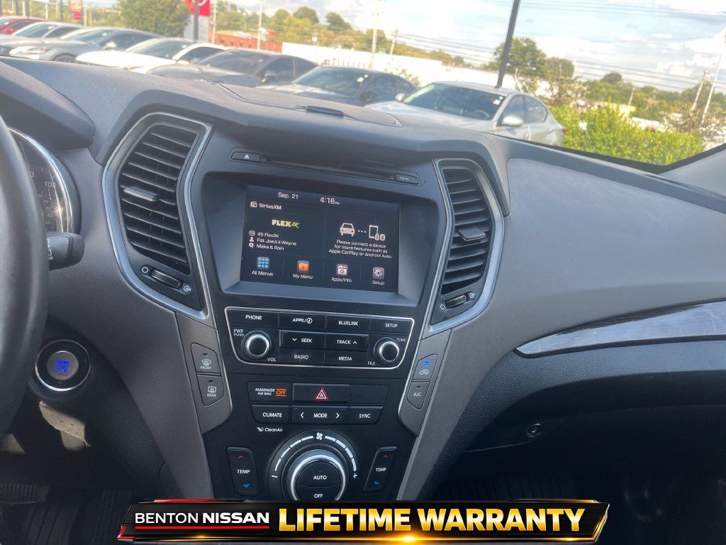 Used 2017 Hyundai Santa Fe Sport FWD image 17