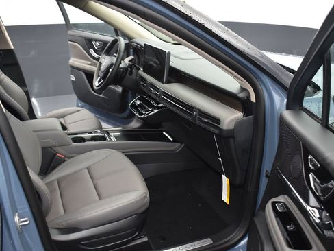 New 2025 Lincoln Corsair Reserve w/ Jet Appearance Package image 15