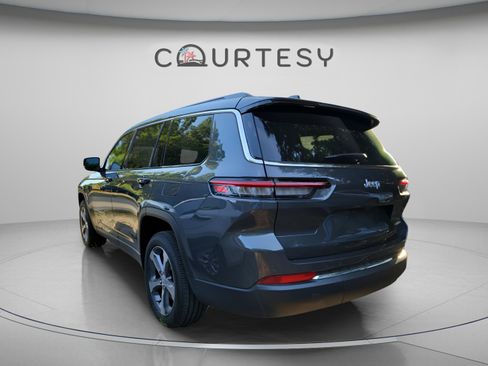 Used 2025 Jeep Grand Cherokee L Limited w/ Trailer Tow Package RWD image 10
