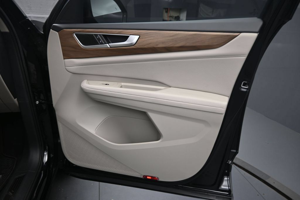 Used 2026 Volkswagen Atlas SE FWD image 33
