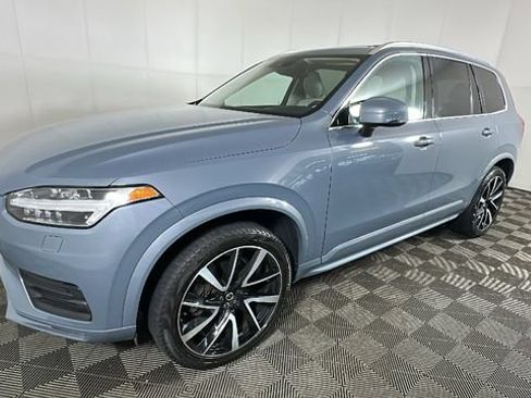 Used 2021 Volvo XC90 T6 Momentum AWD/4WD image 6