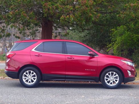 Used 2019 Chevrolet Equinox LT FWD image 5