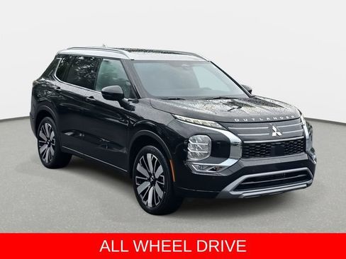 Used 2025 Mitsubishi Outlander AWD image 3